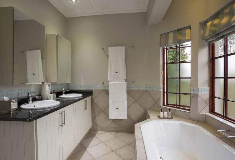 Отель The Browns Luxury Guest Suites