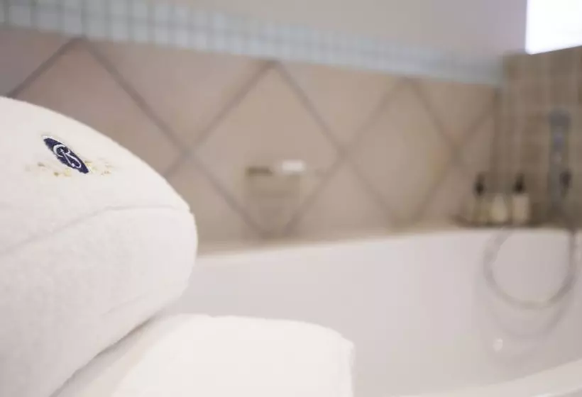 Hotelli The Browns  Luxury Guest Suites