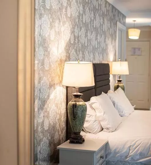 Отель Ballina Manor