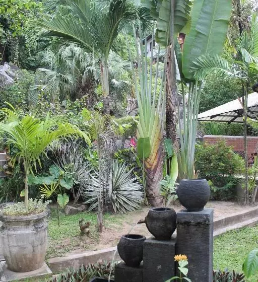 هتل Chateau St Cloud