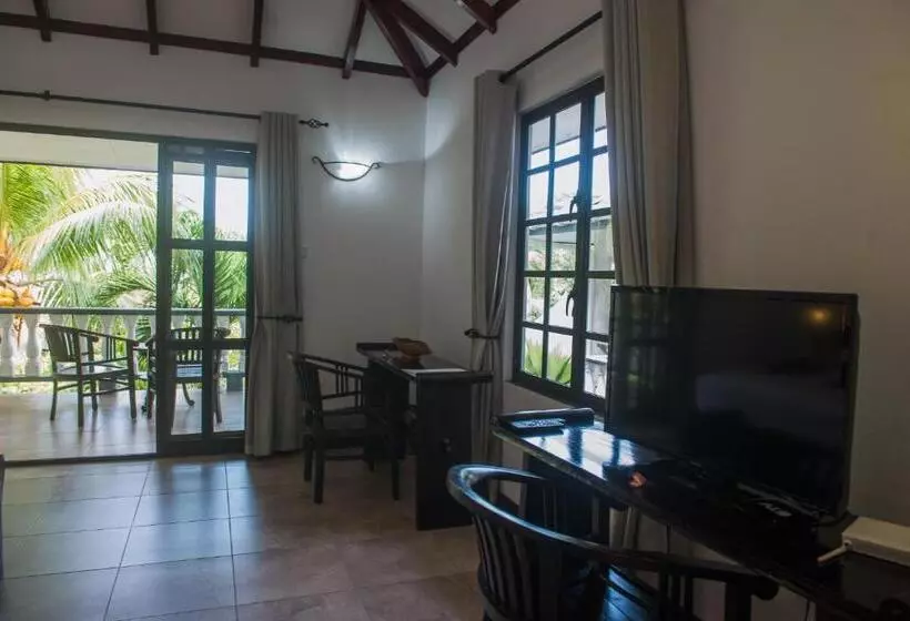 هتل Chateau St Cloud