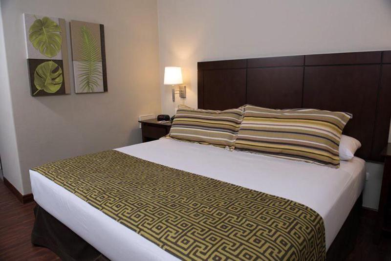 هتل Gh Guaparo Inn