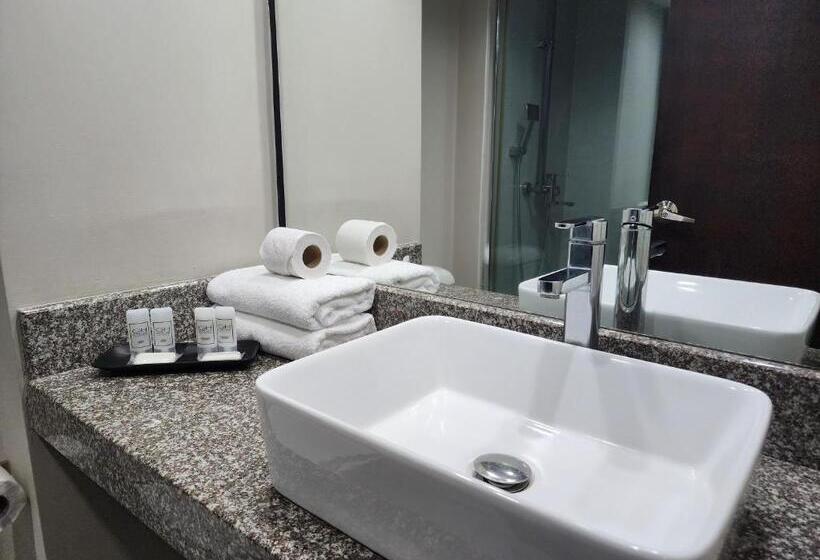 هتل Gh Guaparo Inn