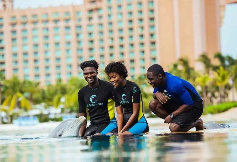 هتل Harborside Resort & Vacation Rentals At Atlantis