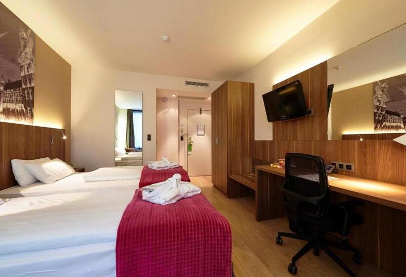 هتل Holiday Inn Brussels Schuman, An Ihg