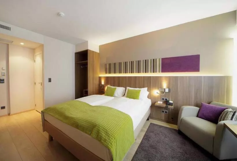هتل Holiday Inn Brussels Schuman, An Ihg