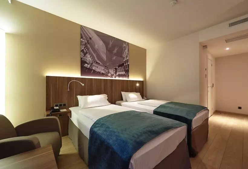 هتل Holiday Inn Brussels Schuman, An Ihg