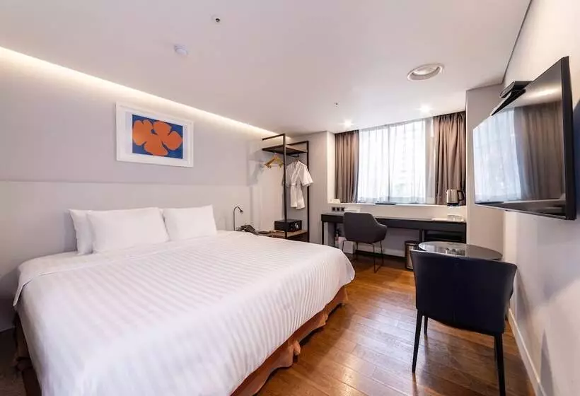 New Seoul Hotel Myeongdong
