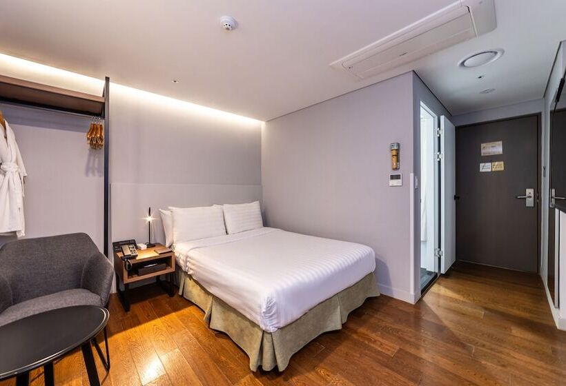 New Seoul Hotel Myeongdong