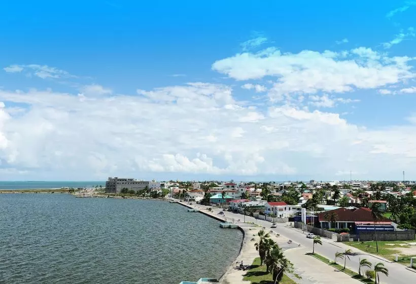 ホテル Ramada By Wyndham Princess Belize City