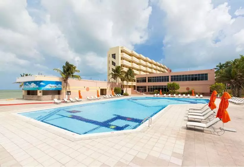 ホテル Ramada By Wyndham Princess Belize City