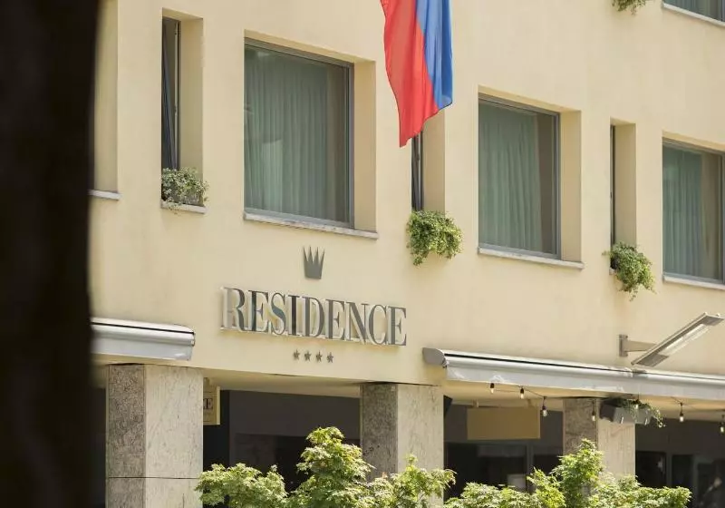 هتل Residence