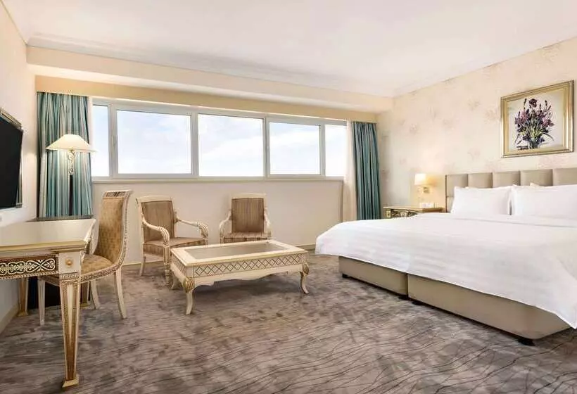 ホテル Wyndham Tashkent