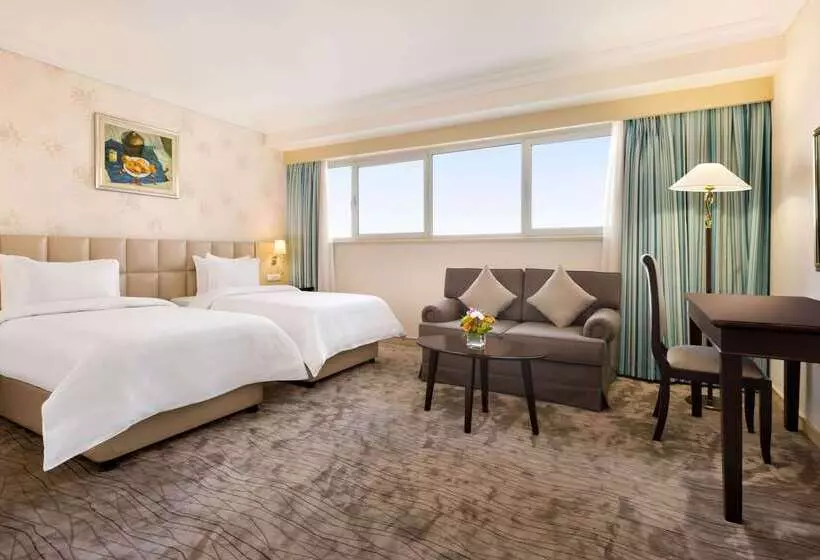 ホテル Wyndham Tashkent