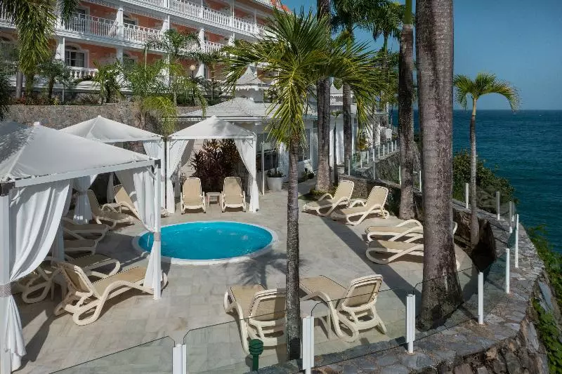 استراحتگاه Bahia Principe Grand Samana