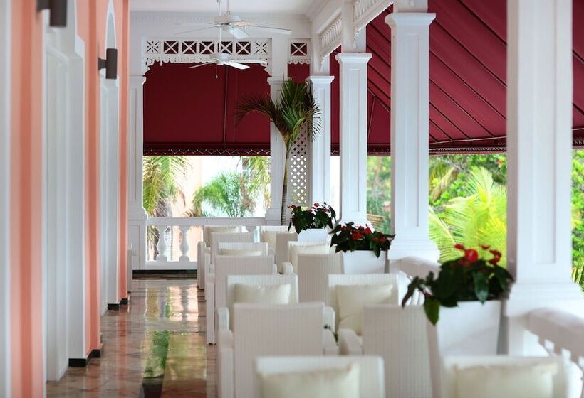 استراحتگاه Bahia Principe Grand Samana