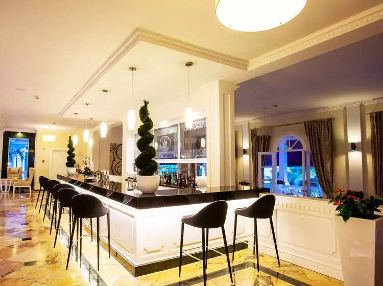 استراحتگاه Bahia Principe Grand Samana