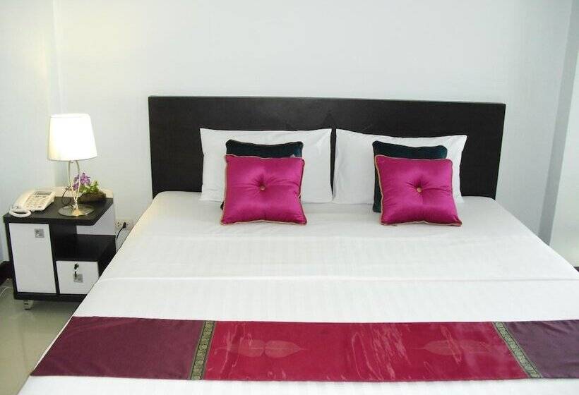 Hotel Raya Rawai Place