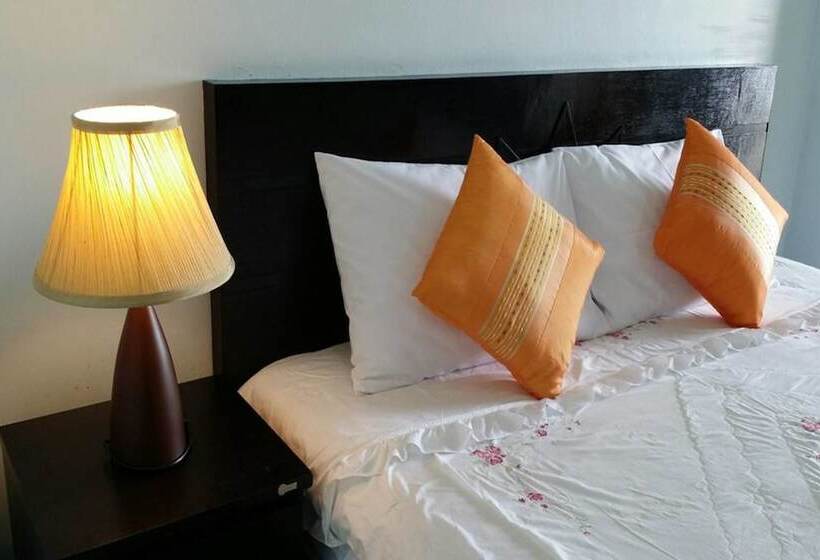 Hotel Raya Rawai Place