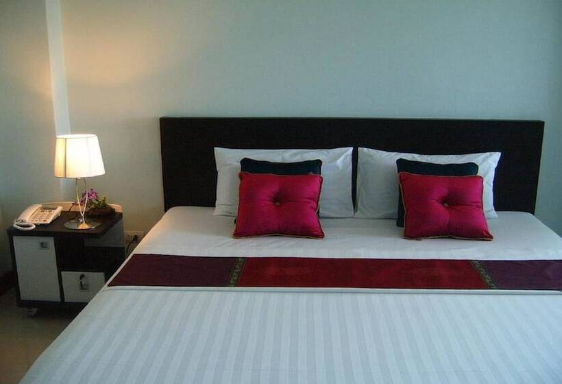 Hotel Raya Rawai Place