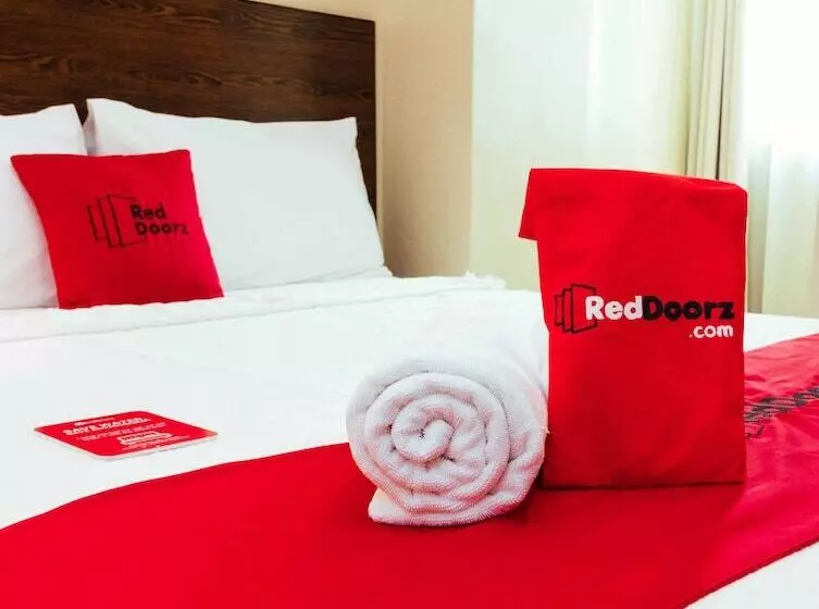 هتل Reddoorz Near Osmena Highway 1
