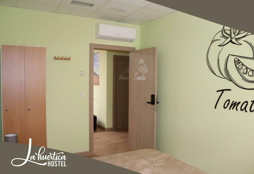 Hostel La Huertica