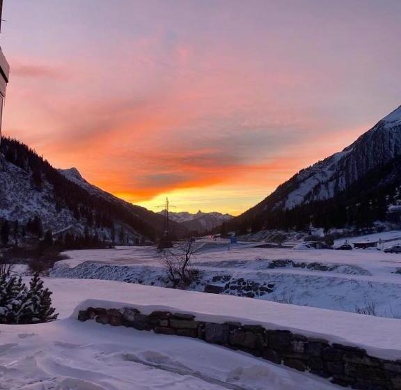 هتل Berghaus Stuben