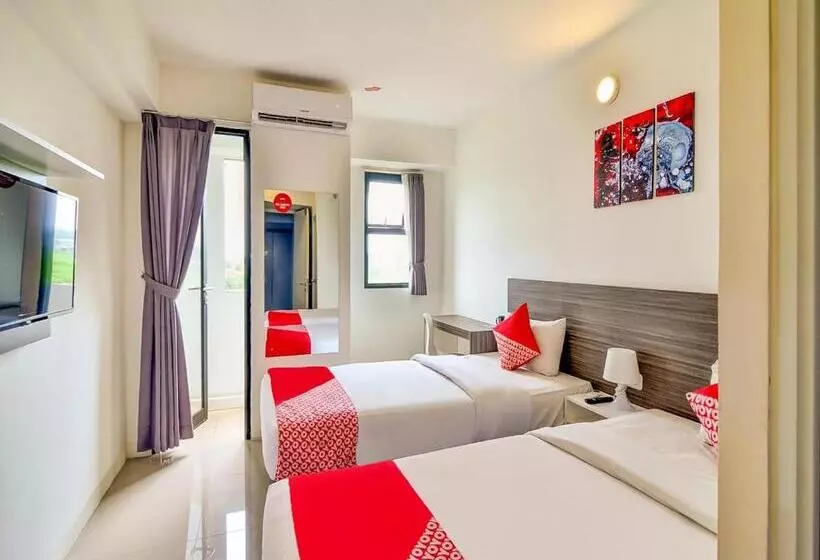 Hotelli Collection O 28 Urban Town Karawang