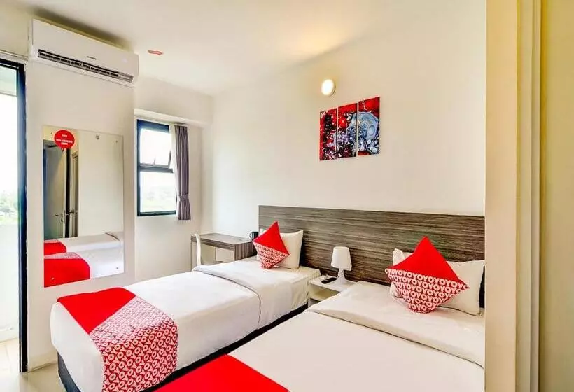 Hotelli Collection O 28 Urban Town Karawang
