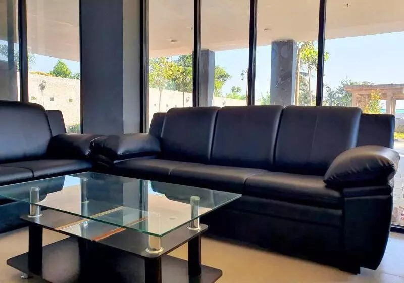 Hotelli Collection O 28 Urban Town Karawang