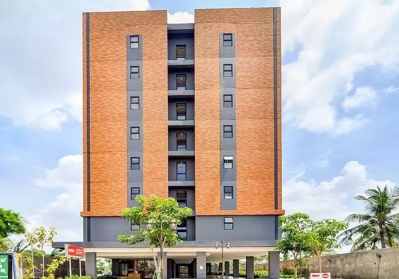 Hotelli Collection O 28 Urban Town Karawang