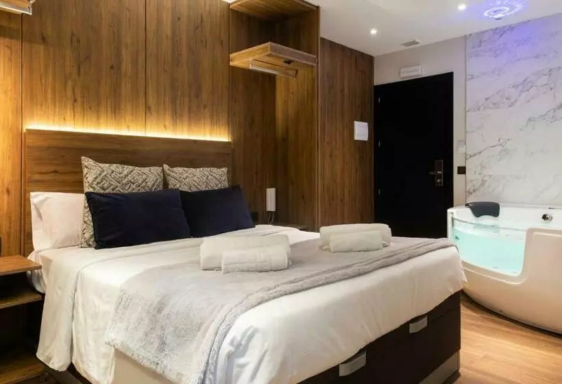 هتل Daos Suites & Terrace Marbella