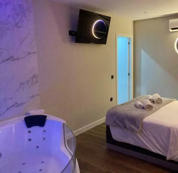 هتل Daos Suites & Terrace Marbella