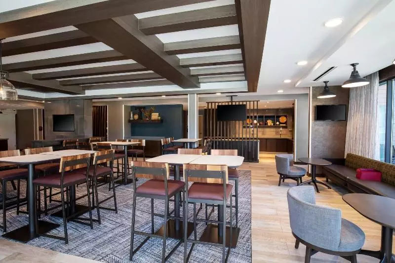 هتل Springhill Suites By Marriott Truckee