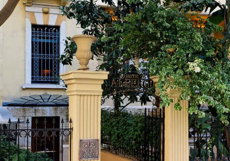 هتل Albergo