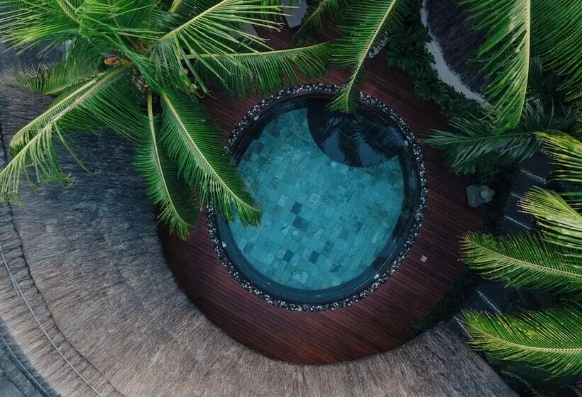 هتل Casuarina Resort And Spa