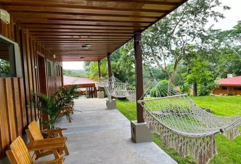 هتل Hacienda Guachipelin