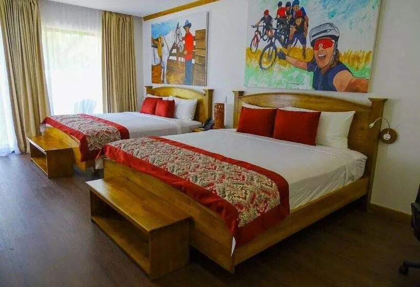 هتل Hacienda Guachipelin