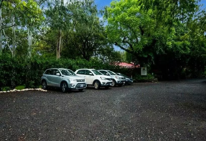 هتل Hacienda Guachipelin