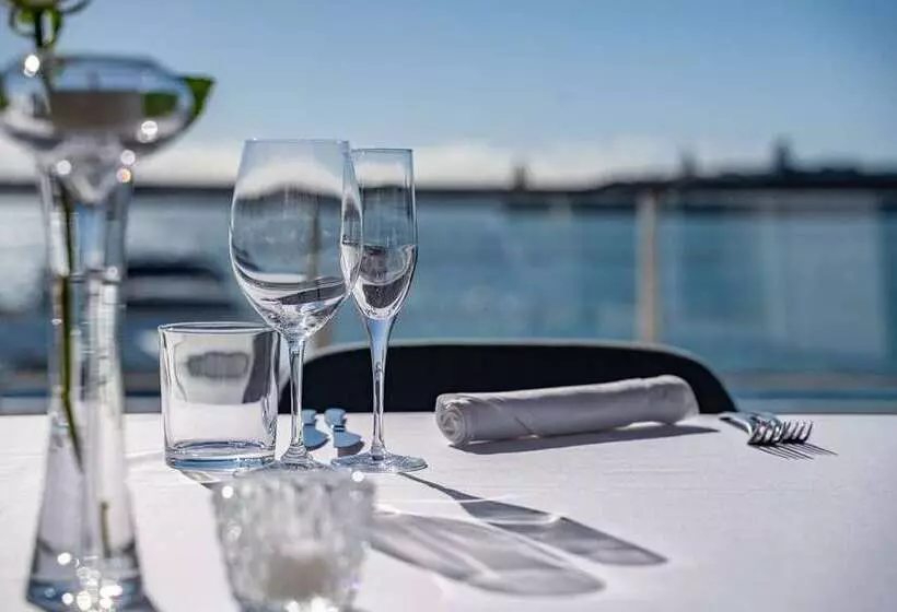 בית מלון כפרי Hilton Auckland