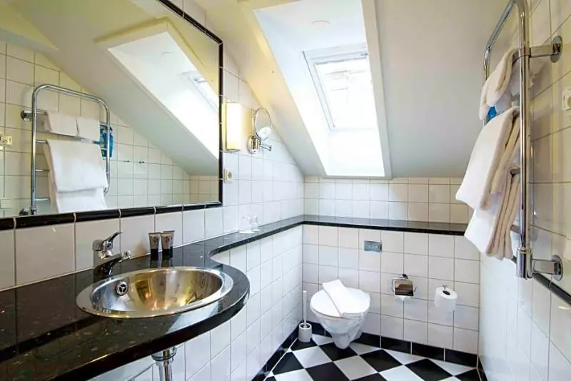 Mayfair Hotel Tunneln