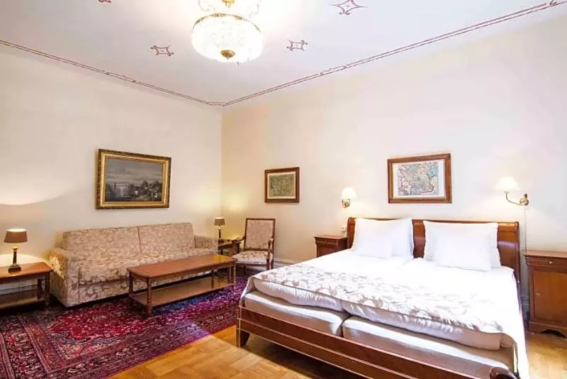 Mayfair Hotel Tunneln