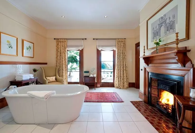 هتل Otahuna Lodge