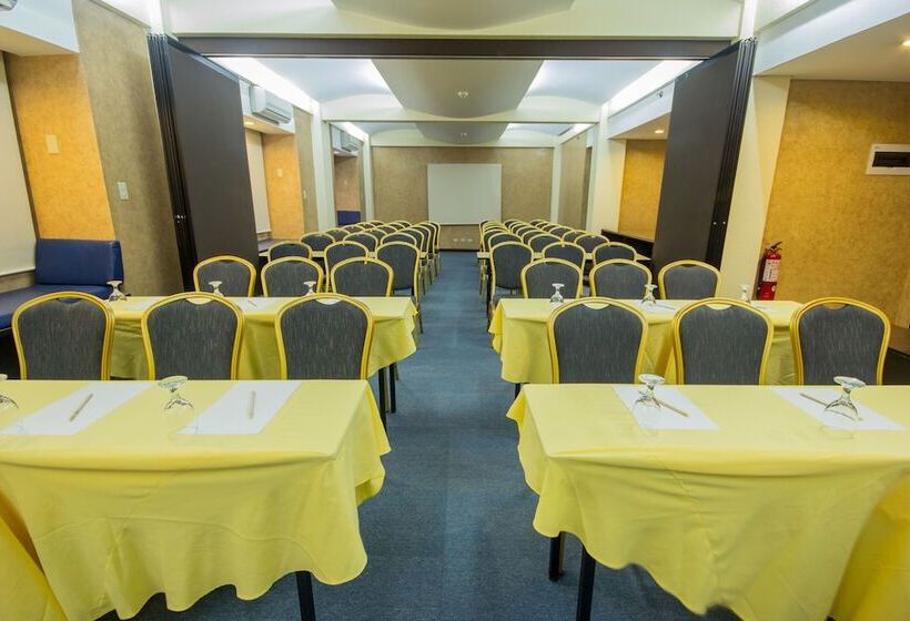 Microtel By Wyndham Batangas