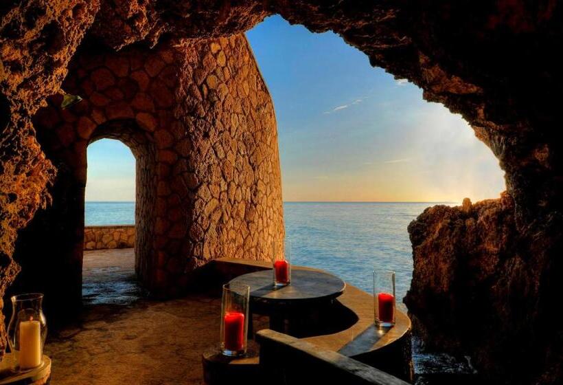 استراحتگاه The Caves