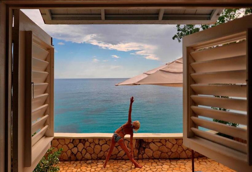 استراحتگاه The Caves