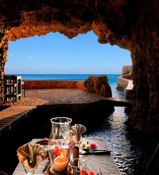 استراحتگاه The Caves