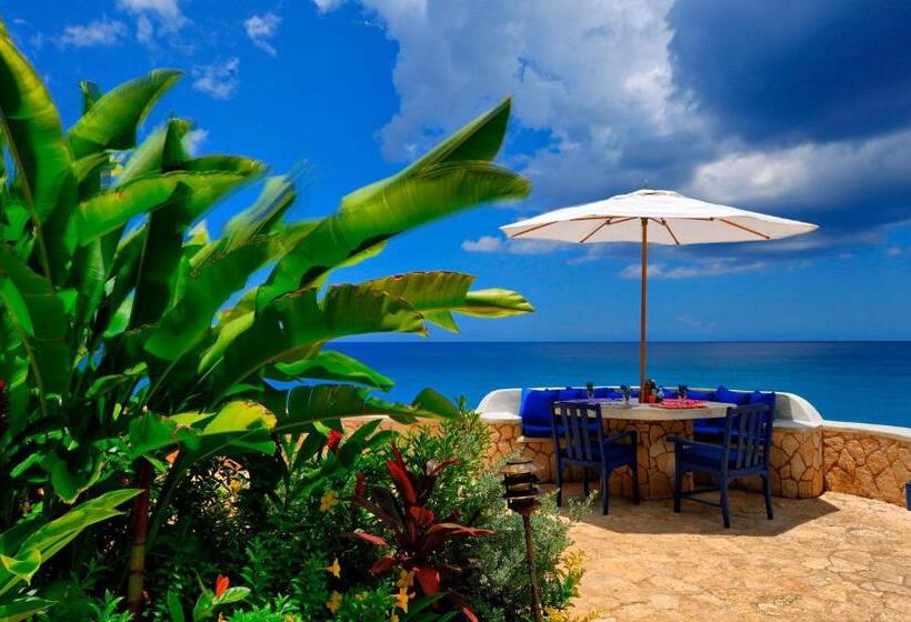 استراحتگاه The Caves