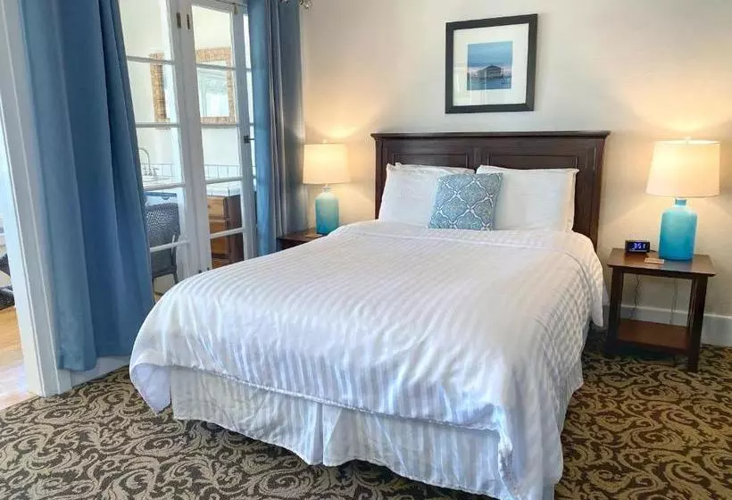 هتل The Edgewater