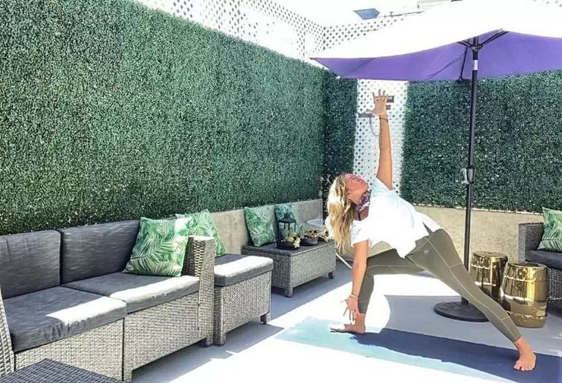 هتل The Edgewater